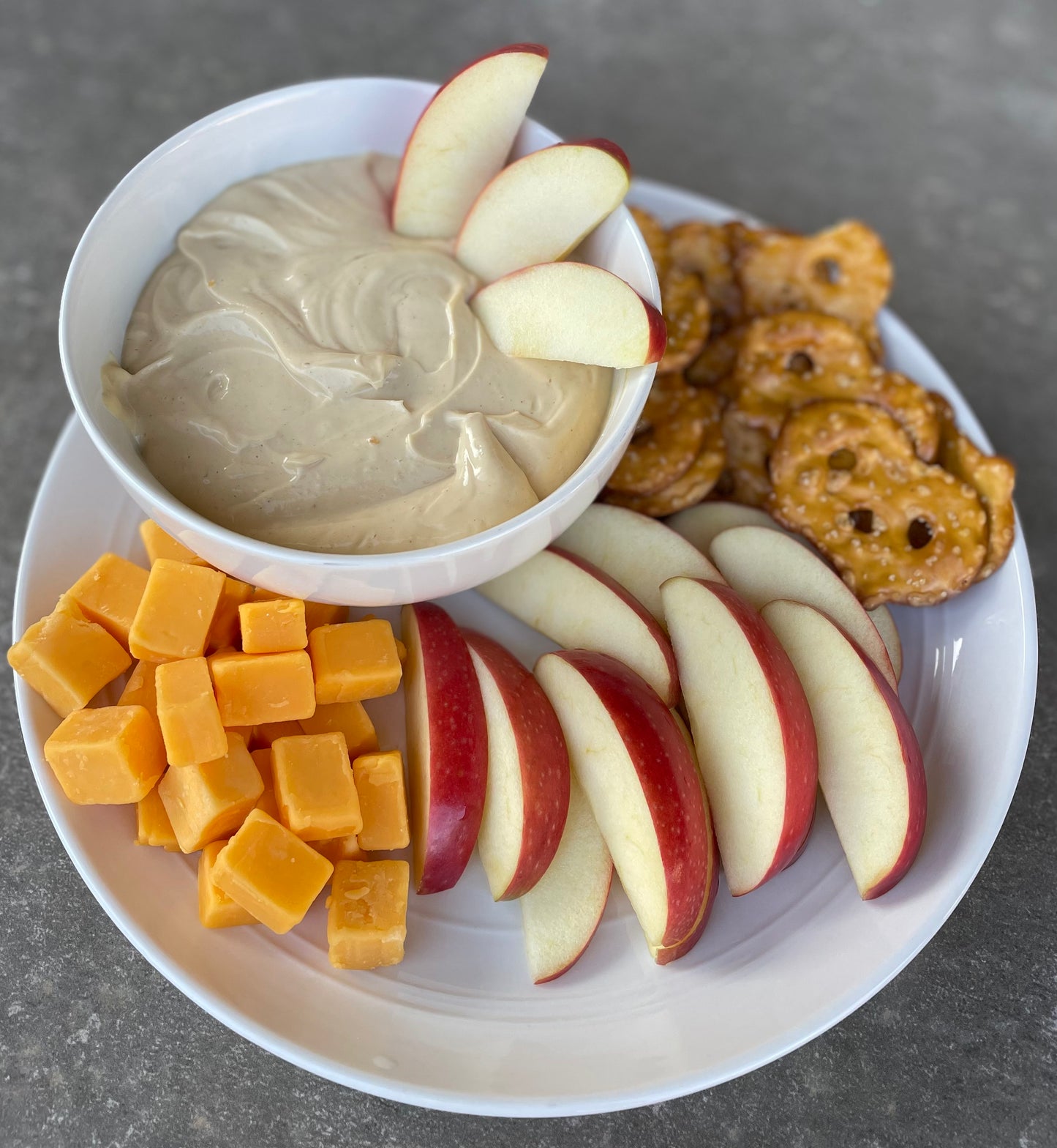 Apples & Peanut Butter Yogurt Dip